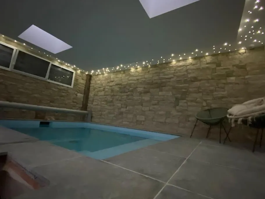 Villa Avec Piscine Couverte Et Proche De La Mer Plouhinec  0*, Plouhinec (Morbihan)
