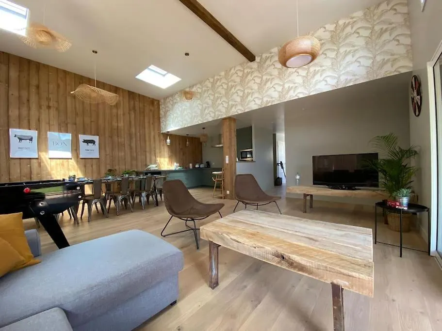 Villa Avec Piscine Couverte Et Proche De La Mer Plouhinec  Holiday home Plouhinec (Morbihan)