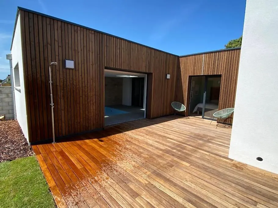 Holiday home Villa Avec Piscine Couverte Et Proche De La Mer Plouhinec