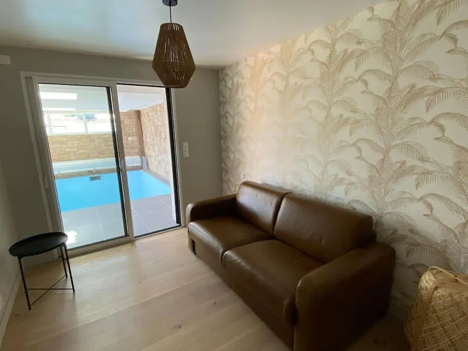 Villa Avec Piscine Couverte Et Proche De La Mer Plouhinec  0*, Plouhinec (Morbihan) France