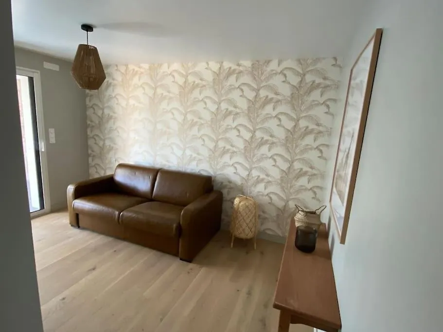 Holiday home Villa Avec Piscine Couverte Et Proche De La Mer Plouhinec